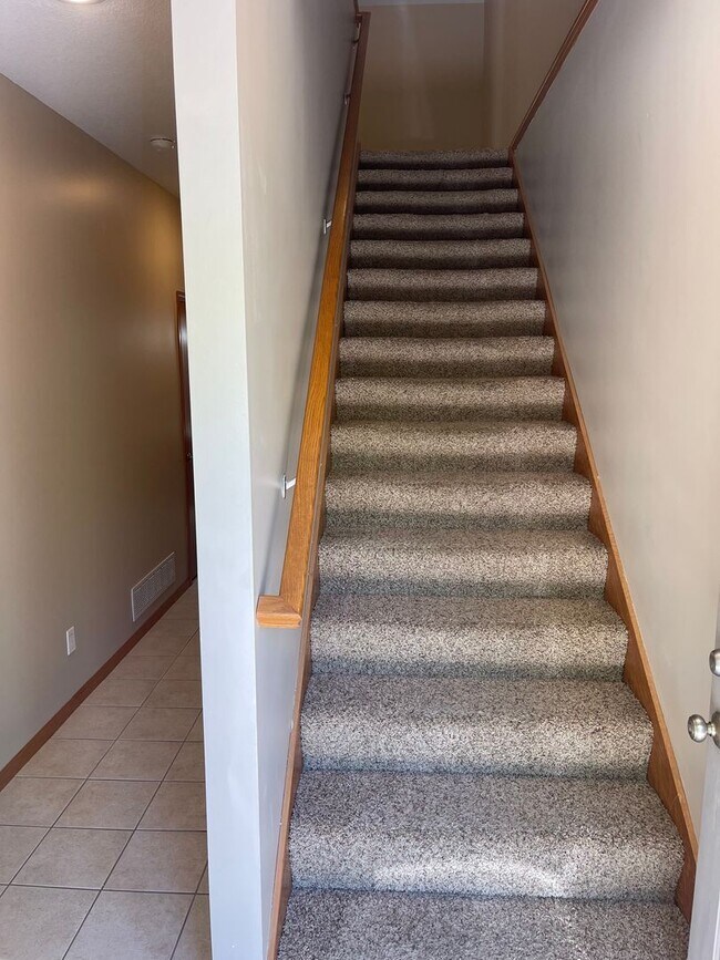 Photo - 27-28 Cherry Hill Ct - Hampton, IL