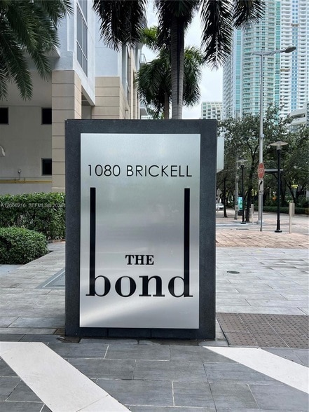 Building Photo - 1080 Brickell Ave Unit 2805