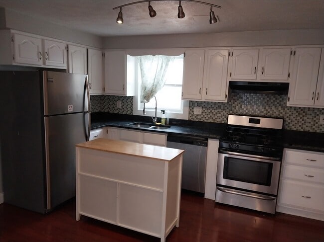 Photo - 87 Bradford St