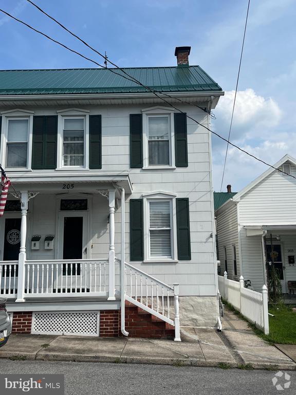 Building Photo - 205 S Potomac St Rental