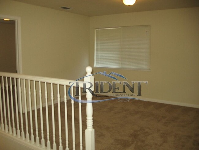 Photo - 3 bedroom, 2 1/2 bath halfplex/townhouse