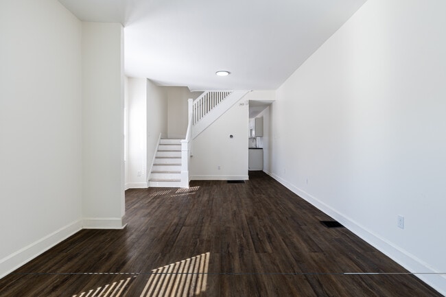 Photo - 408 E Beecher St