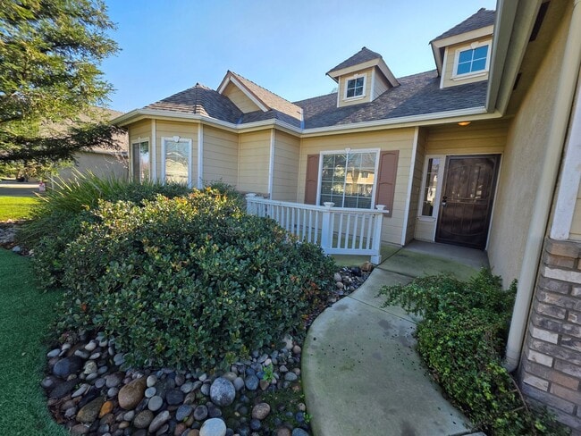 Photo - 3 Bedroom 2 Bathroom with Pool in NW Visalia!