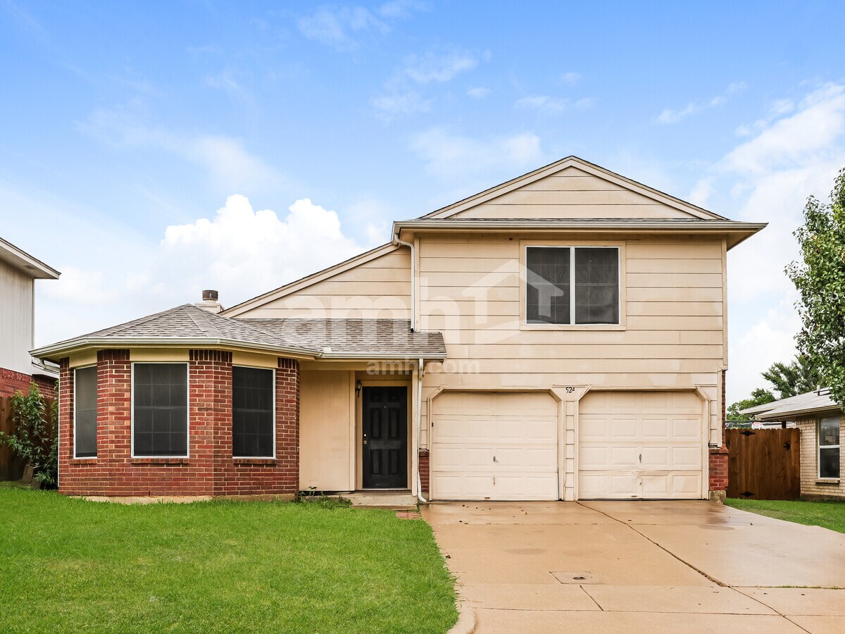 Photo - 524 Hollyberry Dr