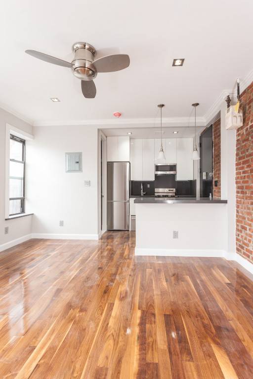 Building Photo - 1600 Tomlinson Ave Unit 5 Rental
