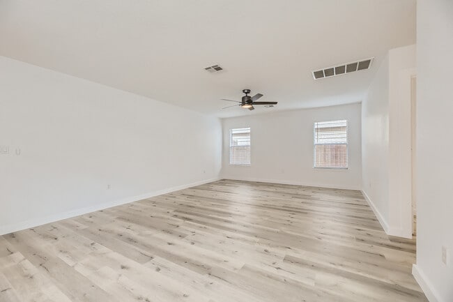 Photo - 1721 Poppy Seed Ln