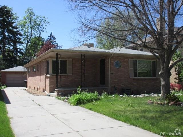 Building Photo - 715 Ivanhoe St Rental