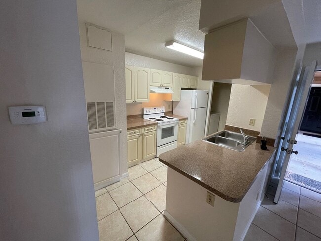 Photo - 2550 N Alafaya Trail Unit 10102