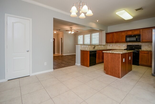 Photo - 16102 Limestone Lake Dr