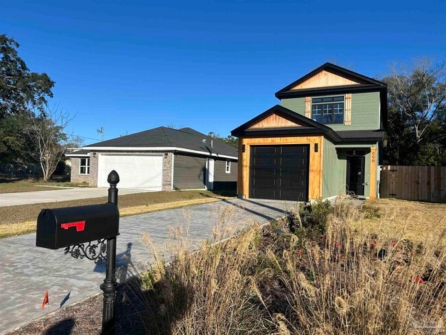 Photo - 606 E Leonard St