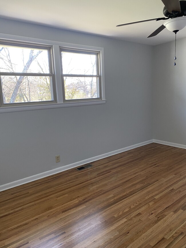 Dormitorio grande - 918 N Graycroft Ave Unidad A