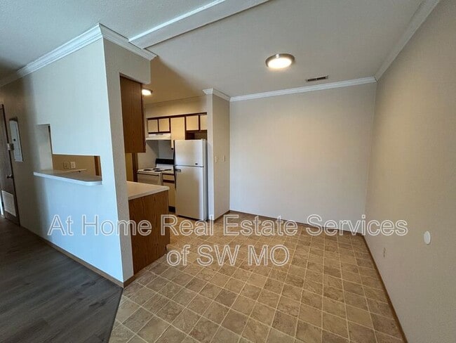 Photo - 710 E Bain St