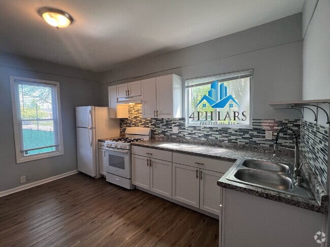 Building Photo - 155 142nd St Unit 1 Rental