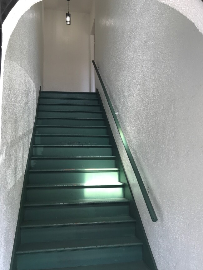 235 Crandall St Unidad 235.5 Crandall
