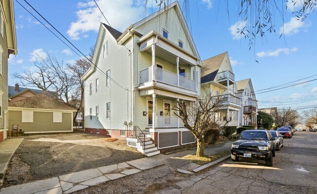 Photo - 243 Pleasant St Apartments Unit 2