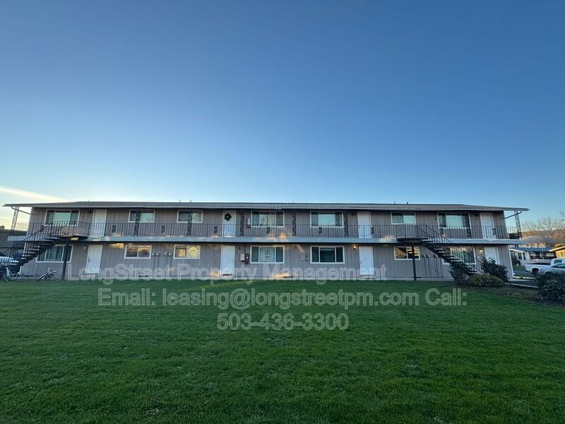Photo - 970 NW Garfield Ave