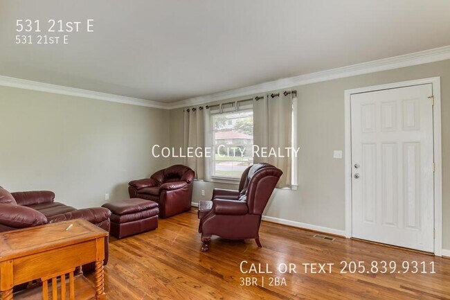 Photo - 531 21st St E