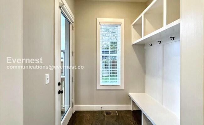 Photo - 1705 Cass St