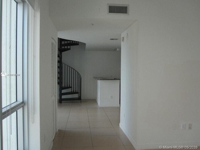 Photo - 300 S BISCAYNE Blvd Condo