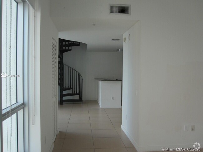 Building Photo - 300 S BISCAYNE Rental