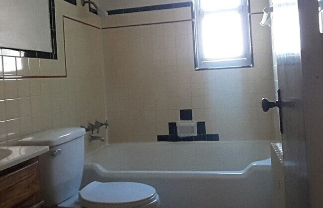 948 Ludlow Ave Unit 948-03