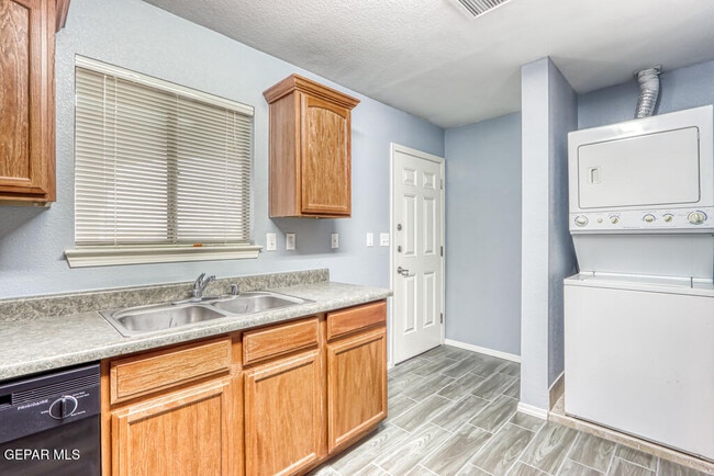 Photo - 14310 Gil Reyes Dr