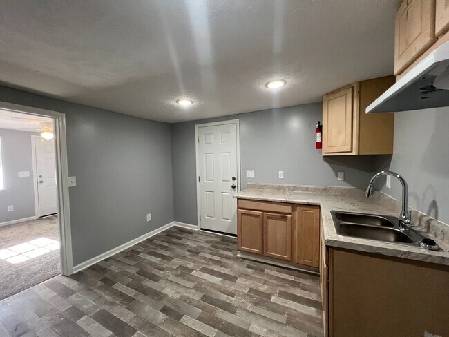 Photo - 2218 Murchison Rd