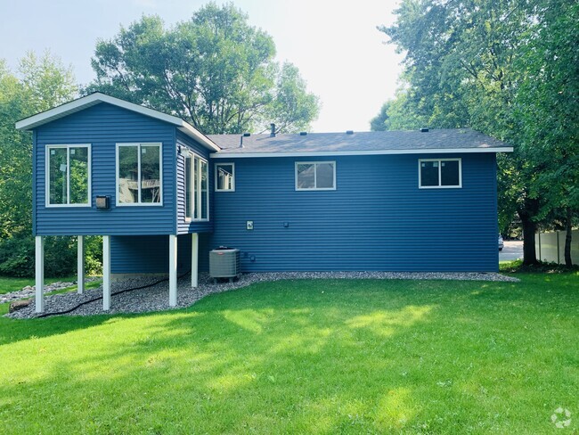 Building Photo - 7575 Lanewood Ln N Rental