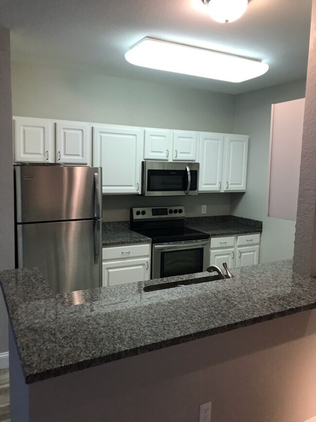 kitchen 1 - 2718 Northview Rd Unit #24