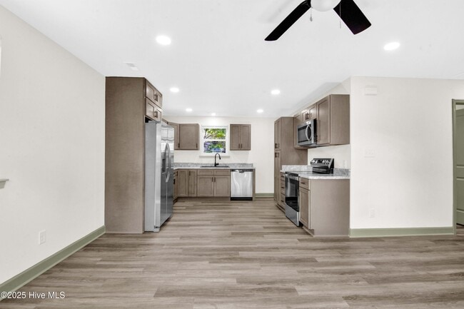 Photo - 103 Armstrong Dr