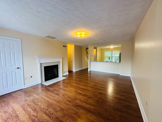 Photo - 120 Willow Oak Dr NW