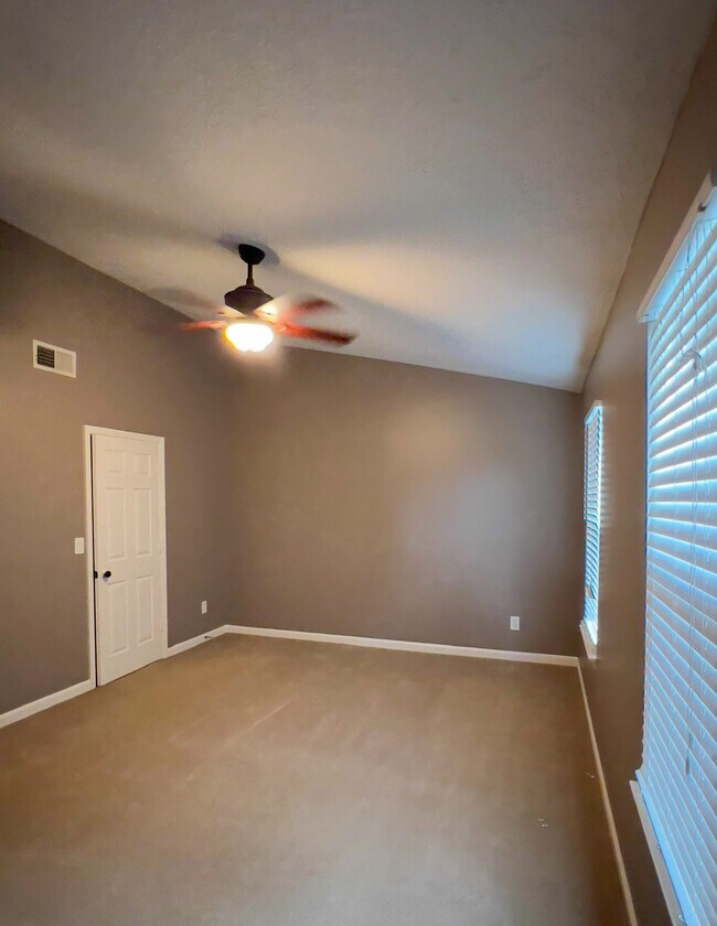 Photo - 3304 Forette Ln House