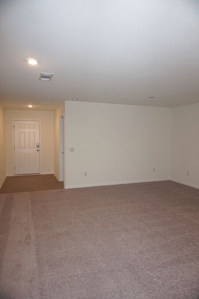 Photo - 4 Bedroom FOR RENT in Milton, FL