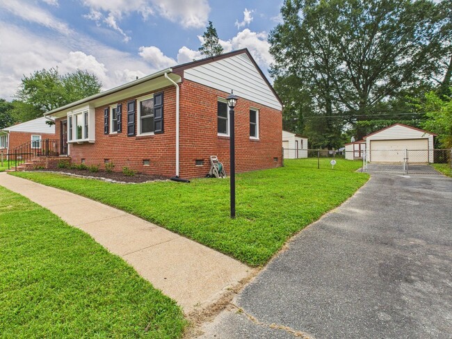 Photo - 1709 Glenview Rd