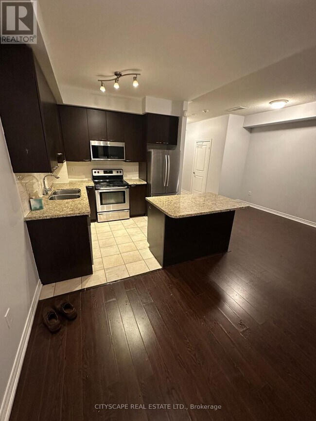 Photo - 383 Prince of Wales Dr