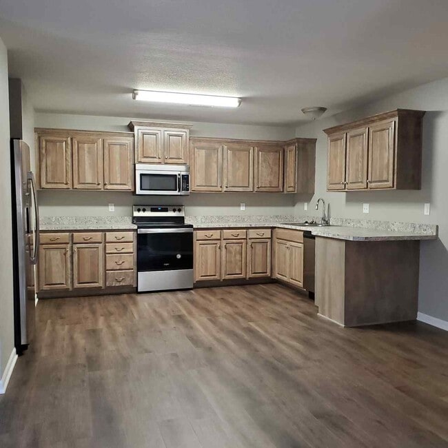 Photo - 897 W Gay St