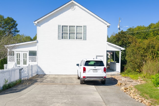 Photo - 5901 Barbados Ln