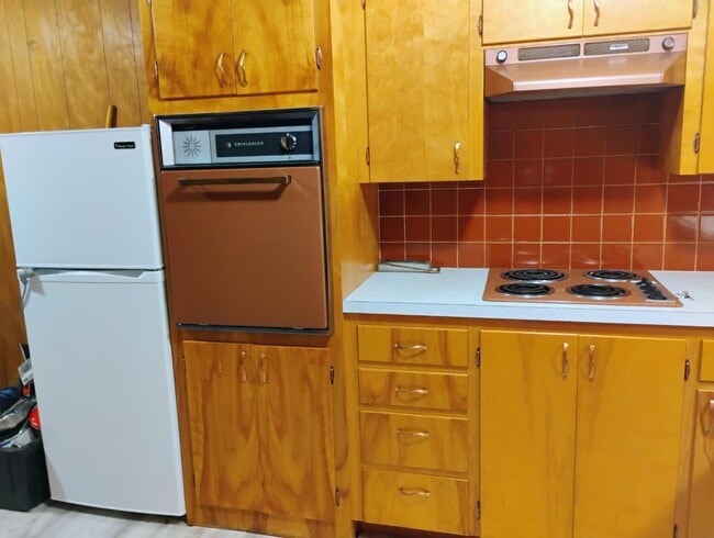 Photo - 955 6th Ave E