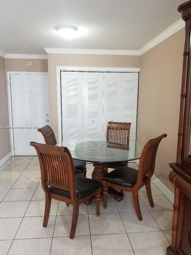 Photo - 9440 Fontainebleau Blvd Unidad 116