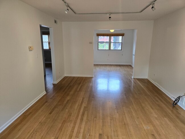 Photo - 1700-2 Chase St Unit 2W