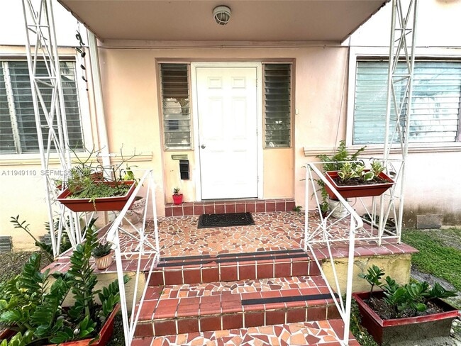 Photo - 433 Santander Ave Unit 2