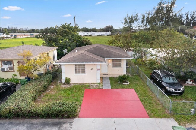 Photo - 745 NW 3rd Ct