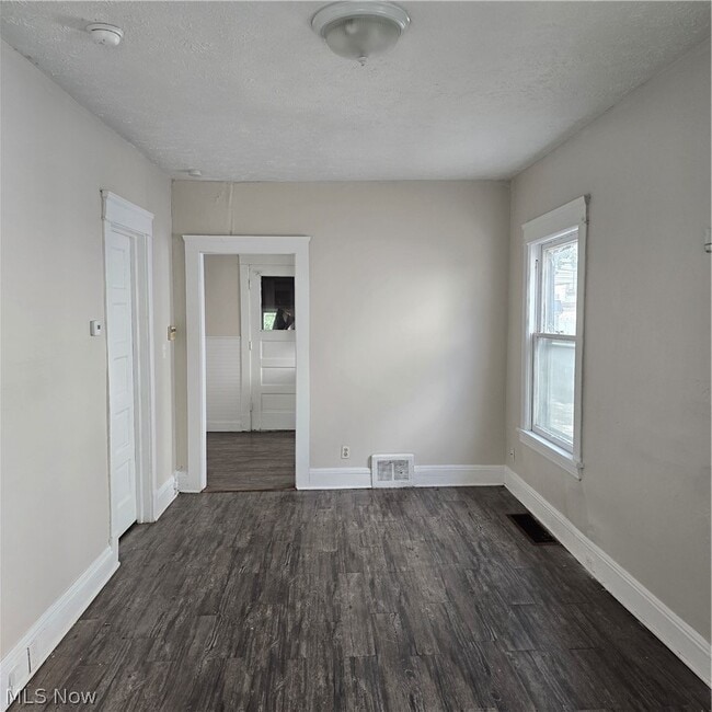 Photo - 10401 Bernard Ave Unit 3