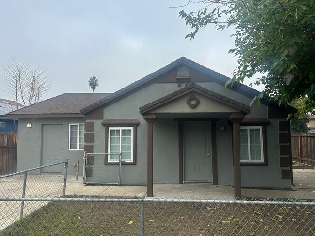Building Photo - Remodeled 3 Bedroom, 2 Bathroom!