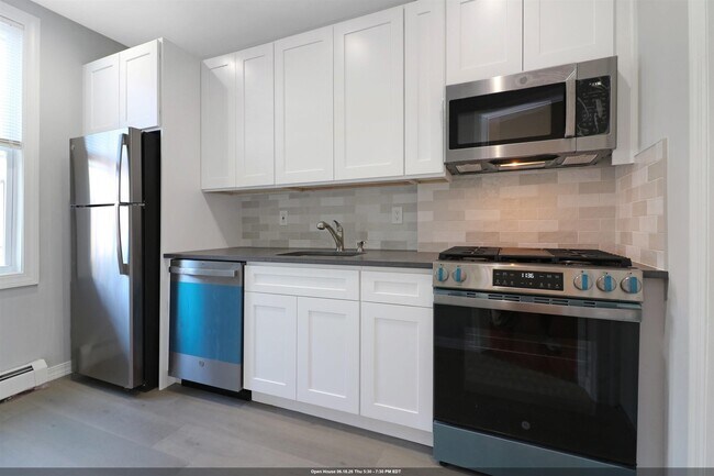 Building Photo - 1620 Palisade Ave Unit 1