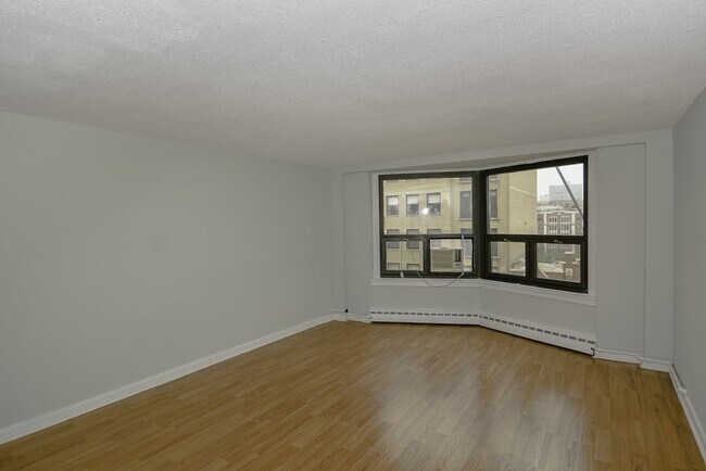 Photo - 450 W Wellington Ave Unit G12