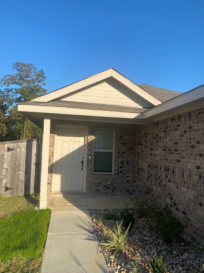 Photo - 1411 Las Cuevas Dr