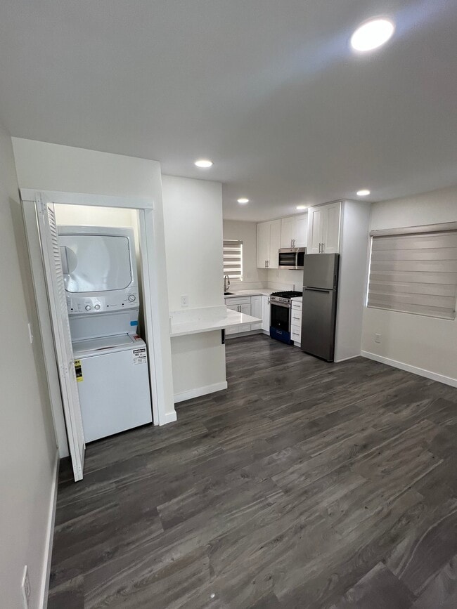 214 E Park Ave Unit B