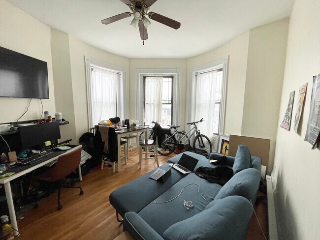 Photo - 1451 Tremont St