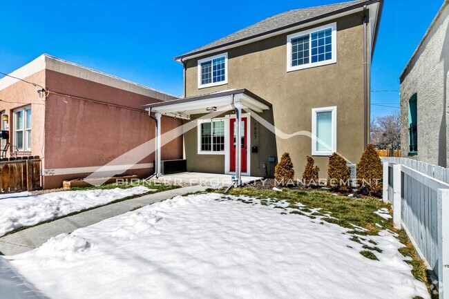 Building Photo - Updated Home with Fenced Yard and Central AC!